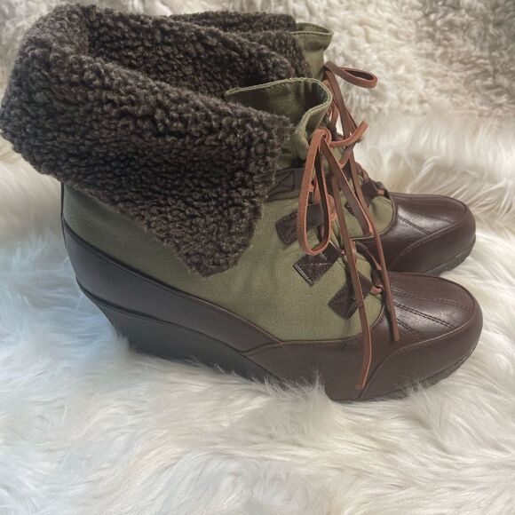 Ashley Stuart Olive Green textile &Brown faux leather lace up wedge boots SZ12W. - Picture 5 of 12